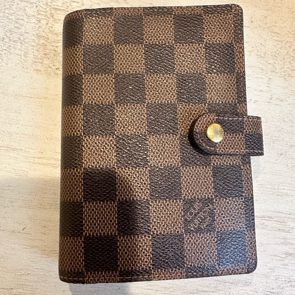 Louis Vuitton Other - Small Louis Vuitton agenda cover